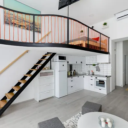 Appartement Cobblestone Quarters With A Wave Of Colour *